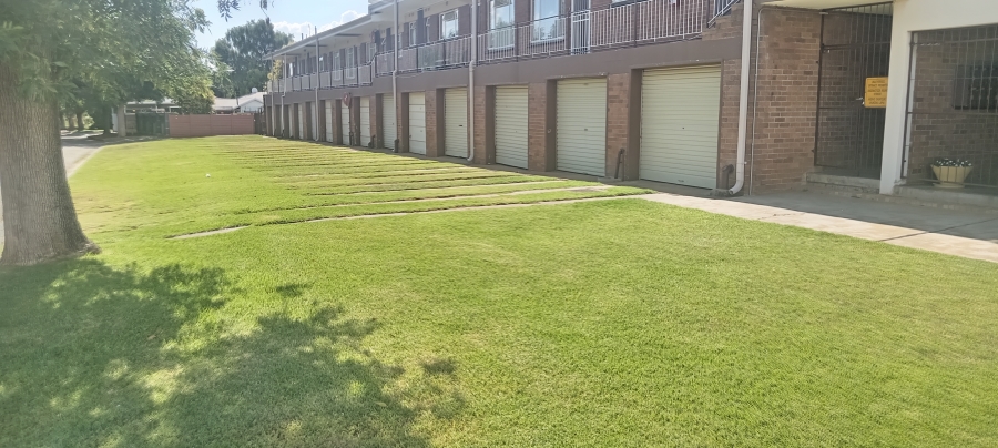 2 Bedroom Property for Sale in Adamayview North West